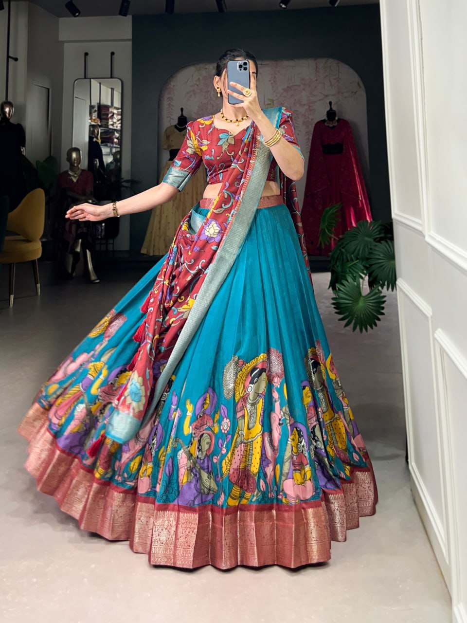 πΈ Blossom Boldly: Radiate Charm in Floral Printed Lehengas πΈ